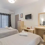 En Elladi Villa *