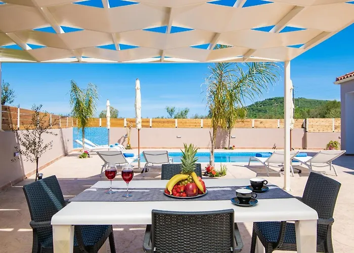 En Elladi Villa