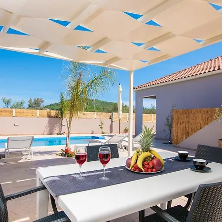 En Elladi Vila Alykanas (Zakynthos)